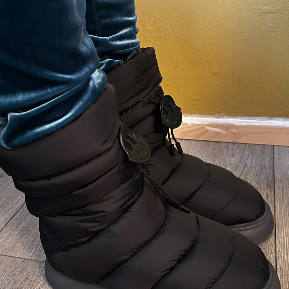 NWT - Moncler Gaia Mid without pocket / box included Proof of Authenticity. - Picture 12 of 14